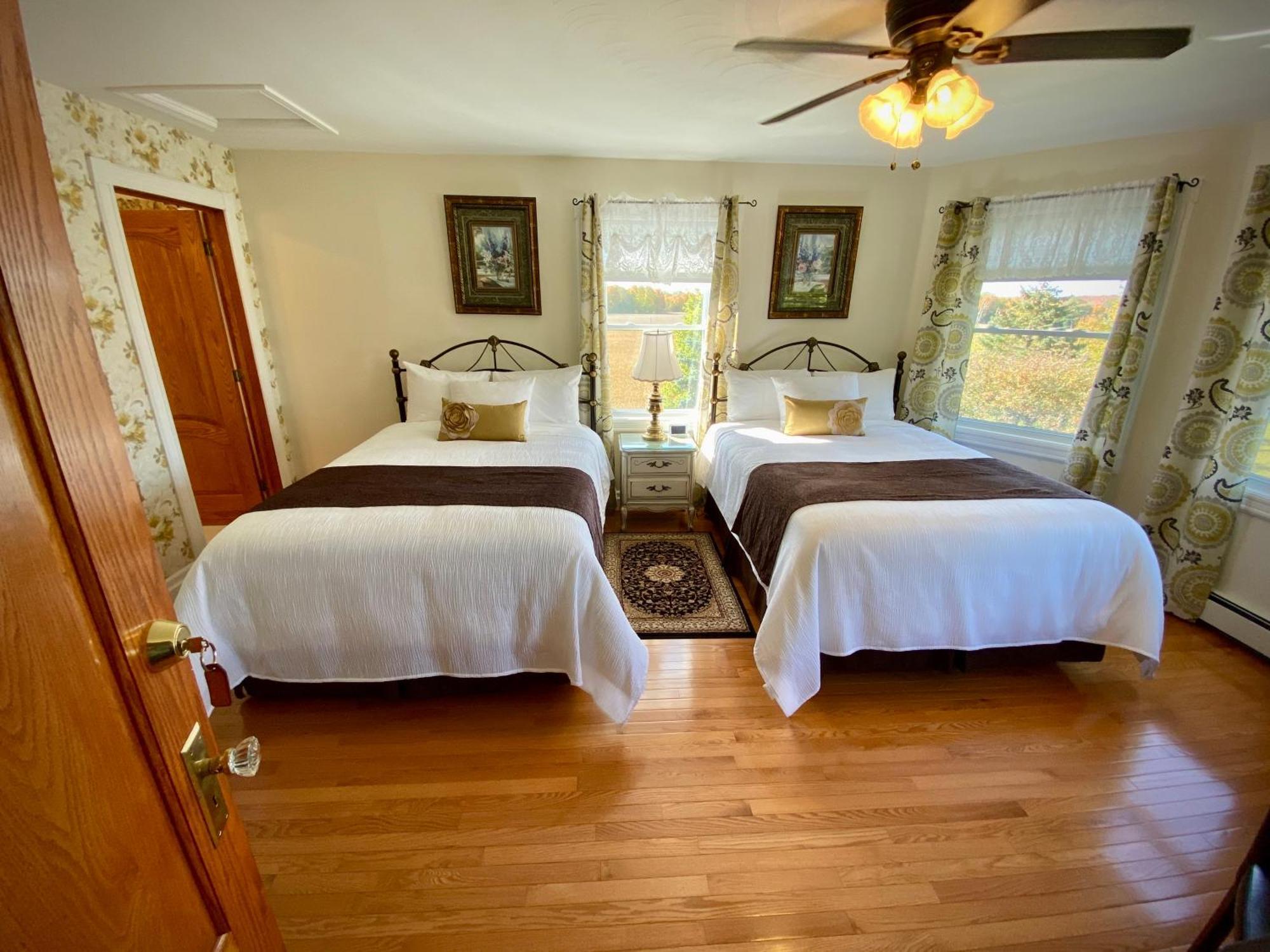 Twin Peaks B&B Mindemoya ห้อง รูปภาพ